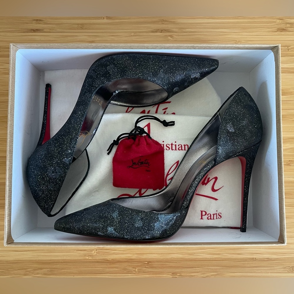 Christian Louboutin Iriza in Black/Lin Pewter. Sz 39.